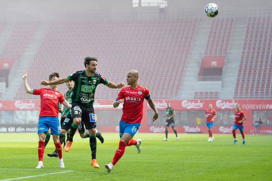 Varbergs Oliver Stanisic och Helsingborgs Anthony van
