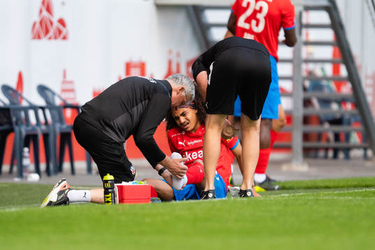 Helsingborgs Adam Kaied får behandling