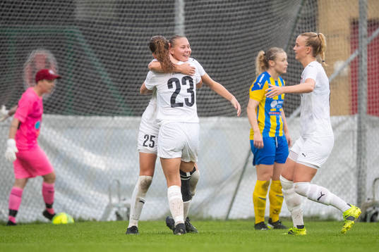 Hittarps Isabelle Angel jublar