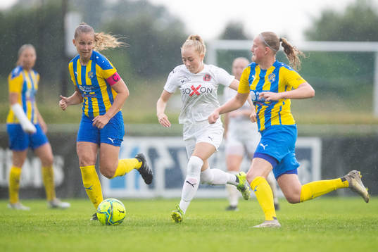 Eskilsminnes Julia Nyberg Spets och Emma Widesjö