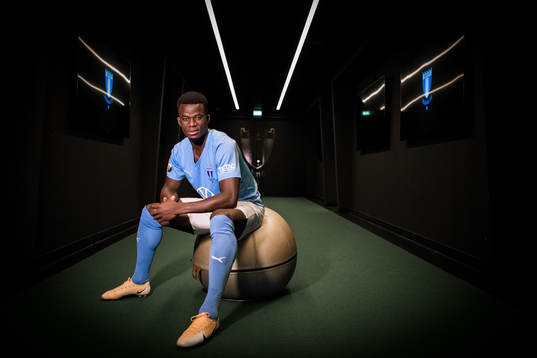 Malmö FF presenterar Malik Abubakari som ny spelare