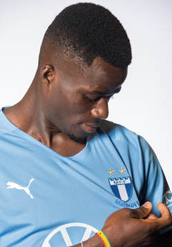 Malmö FF presenterar Malik Abubakari som ny spelare