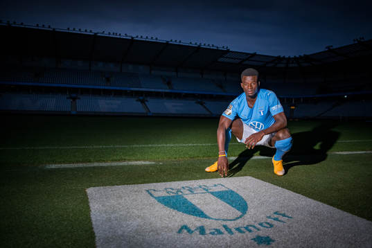 Malmö FF presenterar Malik Abubakari som ny spelare
