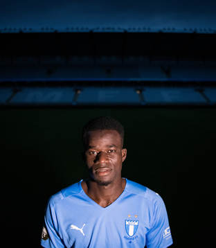 Malmö FF presenterar Malik Abubakari som ny spelare