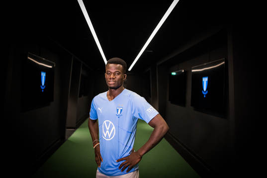 Malmö FF presenterar Malik Abubakari som ny spelare