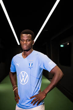 Malmö FF presenterar Malik Abubakari som ny spelare