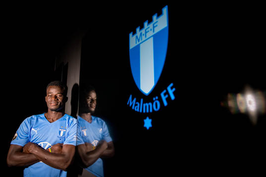 Malmö FF presenterar Malik Abubakari som ny spelare