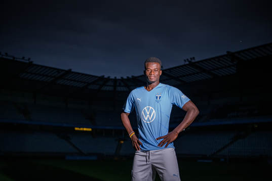 Malmö FF presenterar Malik Abubakari som ny spelare
