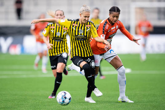 Häckens Emma Kullberg och Kristianstads Sveindís Jane