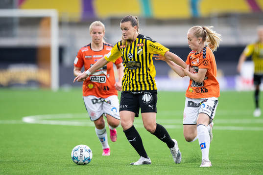 Häckens Milica Mijatovic och Kristianstads Elise