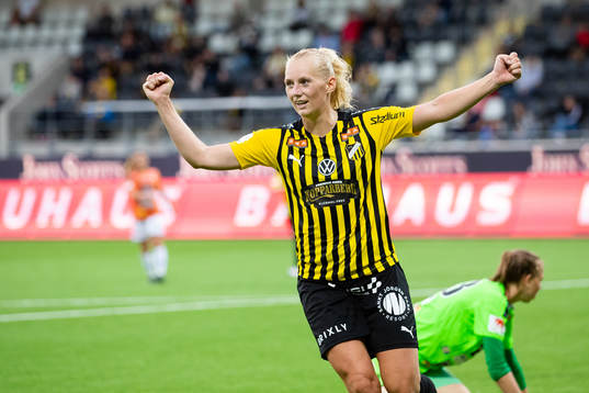 Häckens Stina Blackstenius jublar