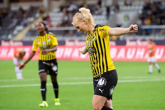 Häckens Stina Blackstenius jublar