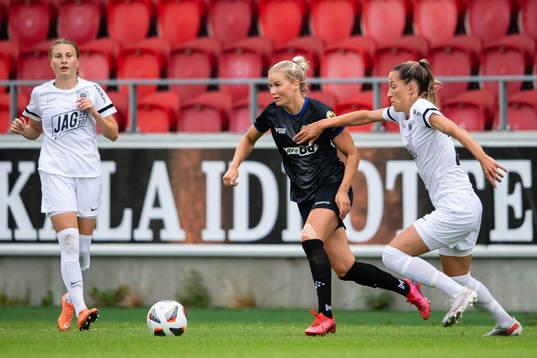 Växjös Amanda Johnsson Haahr och Eskilstunas Anna