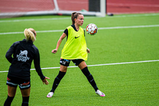 Ingrid Lovise Jåstad of Arna-Bjørnar warms up