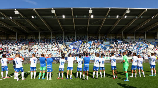 IFK Norrköpings spelare tackar publiken