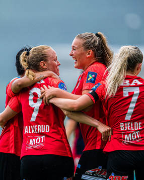 Mia Jalkerud of Arna-Bjørnar celebrates