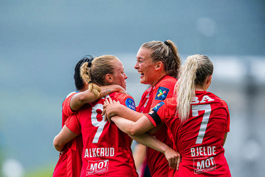Mia Jalkerud of Arna-Bjørnar celebrates