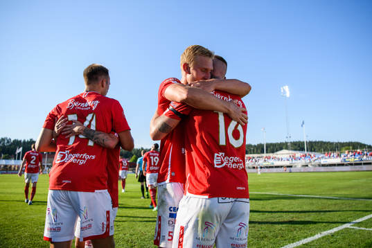 Degerfors Villiam Dahlström och Victor Edvardsen jublar