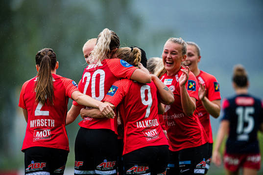 Mia Jalkerud of Arna-Bjørnar celebrates