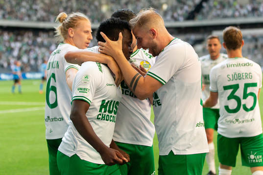 Hammarbys David Accam och Darijan Bojanic jublar