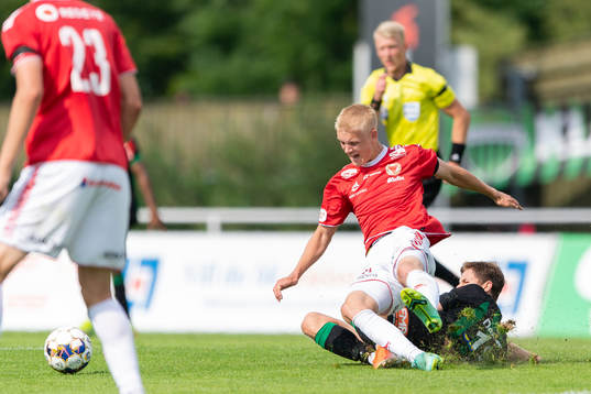 Kalmars Carl Gustafsson och Varbergs Oliver Alfonsi