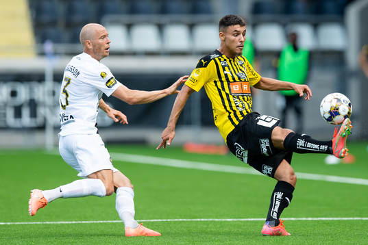 s Per Karlsson och Häckens Ali Youssef