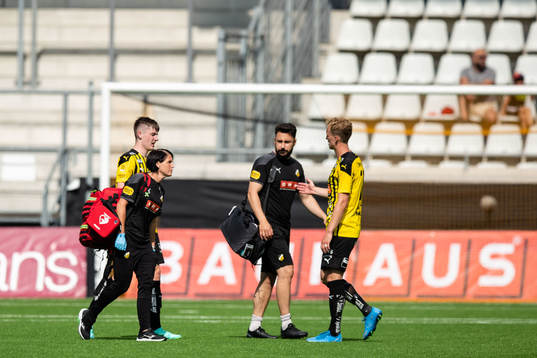 Häckens Patrik Wålemark får lämna plan