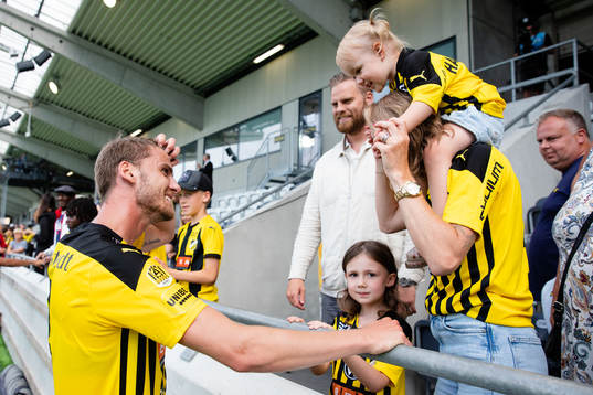 Häckens Johan Hammar med sin familj