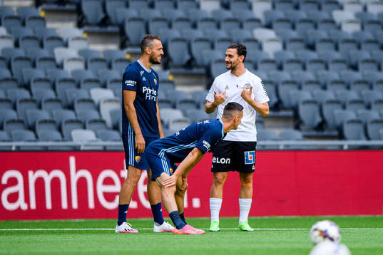 Djurgårdens Haris Radetinac och Emir Kujovic i samtal med