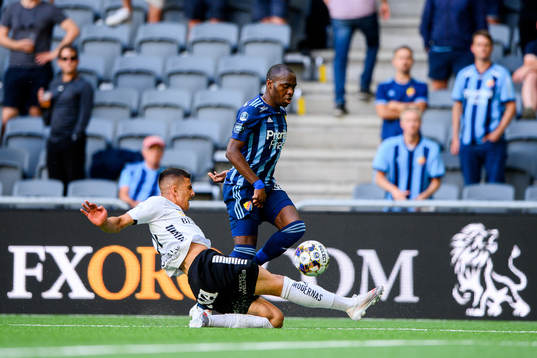 Örebros Hussein Ali och Djurgårdens Edward Chilufya