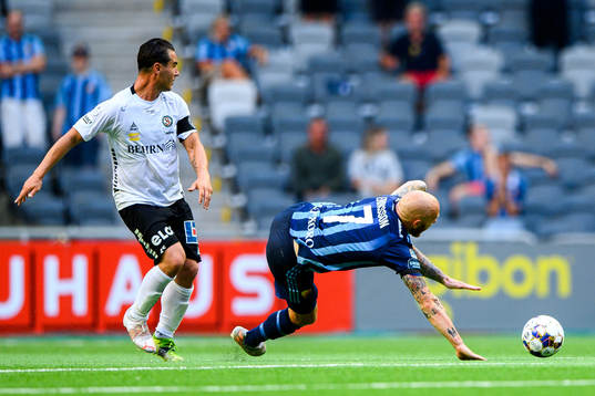Örebros Nordin Gerzic och Djurgårdens Magnus Eriksson