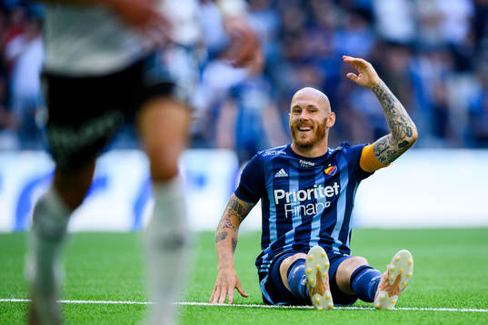 Djurgårdens Magnus Eriksson reagerar