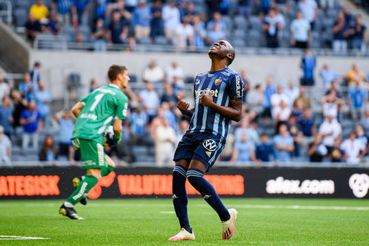 Djurgårdens Edward Chilufya deppar