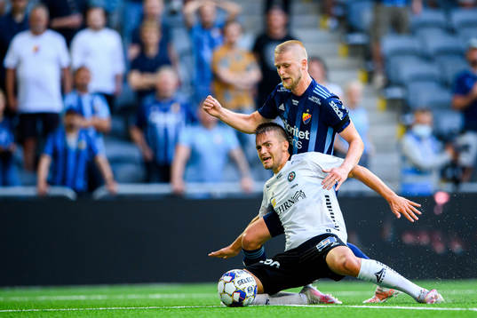 Djurgårdens Kalle Holmberg och Örebros Benjamin
