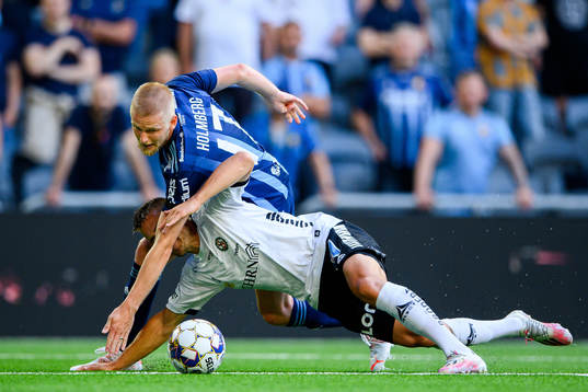 Djurgårdens Kalle Holmberg och Örebros Benjamin