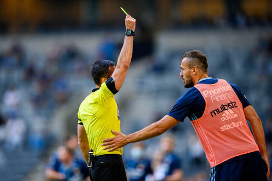 Domare Granit Maqedonci och Djurgårdens  Emir Kujovic