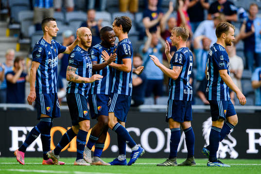 Djurgårdens Emmanuel Banda jublar