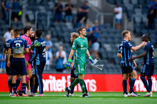 Örebros målvakt Bobby Allain deppar