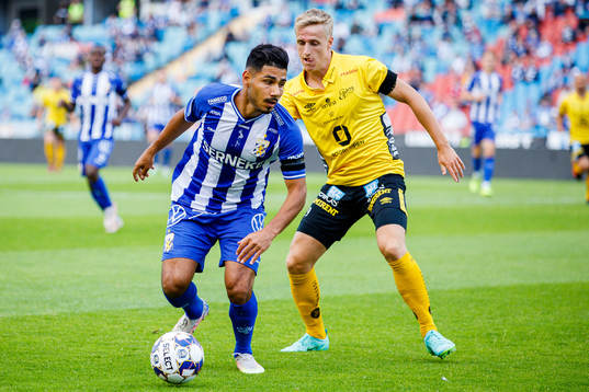 IFK Göteborgs Hosam Aiesh och Elfsborgs Jeppe Møldrup