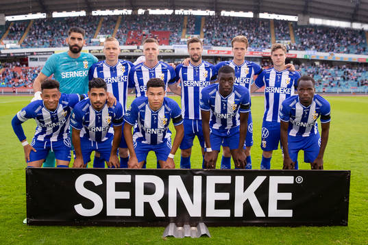 IFK Göteborgs startelva uppe fr.v. målvakt Giannis