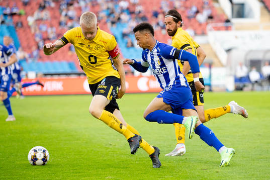 Elfsborgs Johan Larsson och IFK Göteborgs Tobias Sana