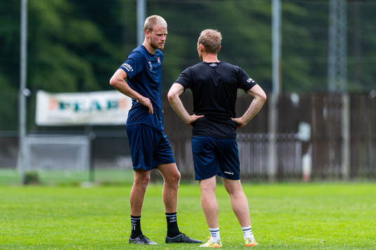 Elias Gustafson och osteopat Roger Nordstrand