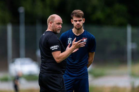 Tränare Dane Ivarsson och Peru Ruiz