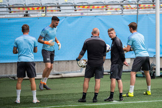 Jon Dahl Tomasson, head coach and Jonnie Fedel, goalkeeper