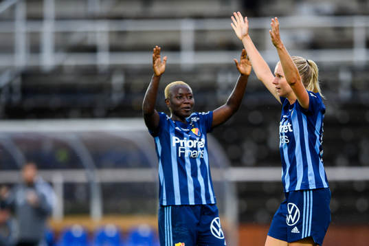 Djurgårdens Elizabeth Addo och Nellie Lilja jublar