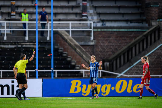 Djurgårdens Sara Olai får en varning