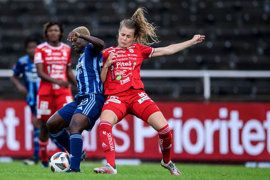 Djurgårdens Elizabeth Addo och Piteås Maja Green
