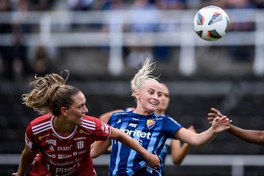 Piteås Jennie Nordin  och Djurgårdens Hanna Stokki