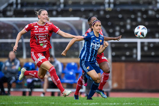 Piteås Jennie Nordin  och Djurgårdens Daniela Zamora
