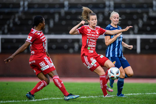 Piteås Maja Green och Djurgårdens Hanna Stokki